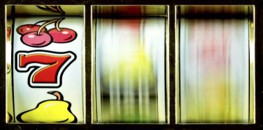 Fortune Mouse game interface showing five reels and paytable on qqslot777 net